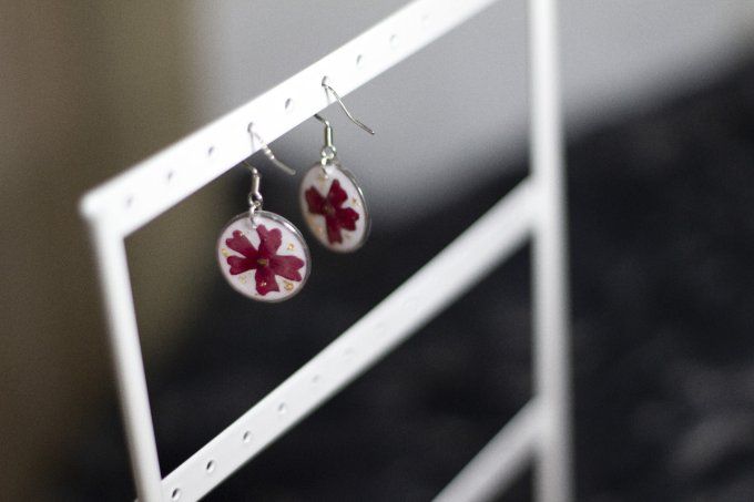Boucles d'oreilles fleurs bordeaux