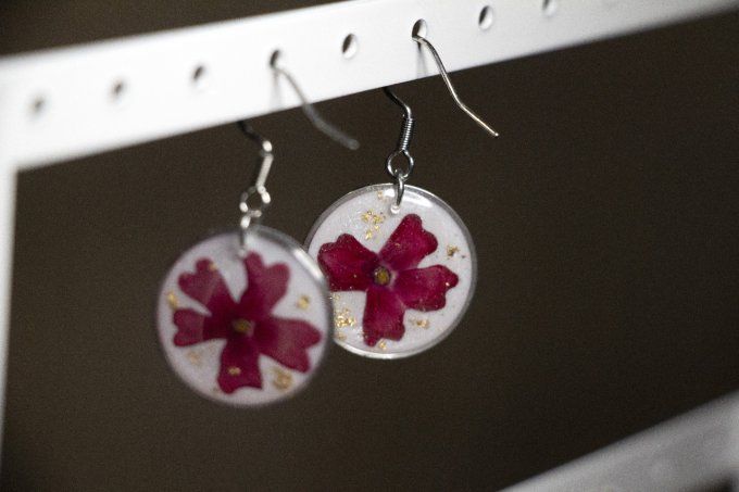 Boucles d'oreilles fleurs bordeaux
