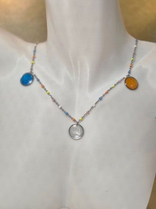 Collier multicolore argenté