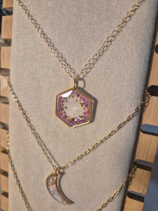 Collier hexagone violet rose doré